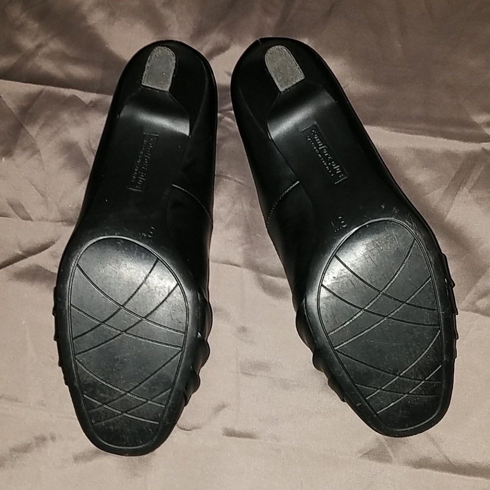 Woman's black heels - Picture 2 of 8